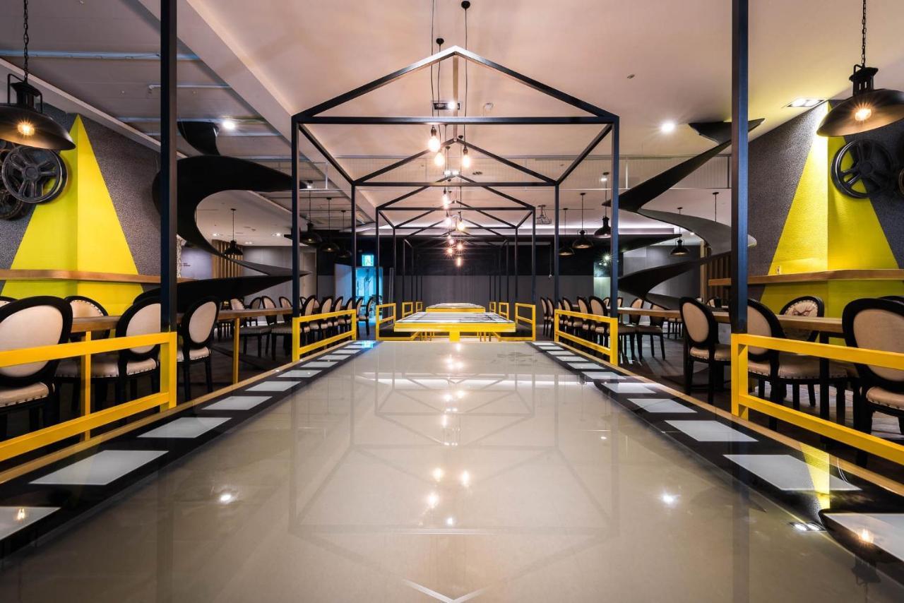 Hotel Half Taichung Luaran gambar